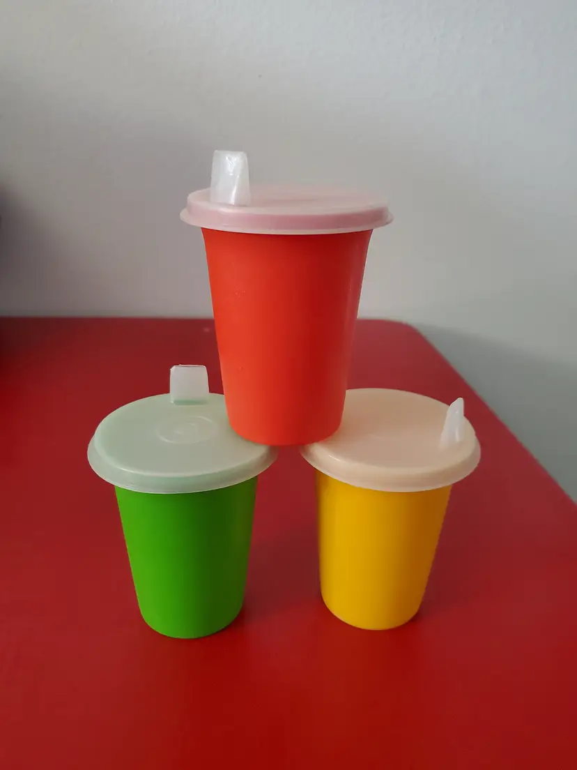 Vintage Tupperware 3 Bell Tumblers 7 oz Green , Yellow, Orange: All 109 with Lids