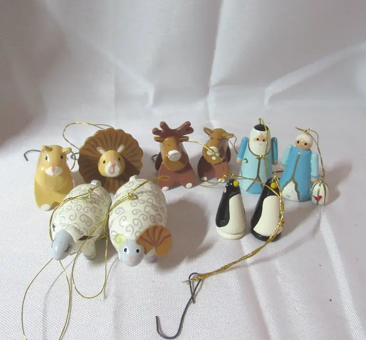 Vtg 1998 Avon Noah's Ark Wooden Christmas Ornaments 10Pc