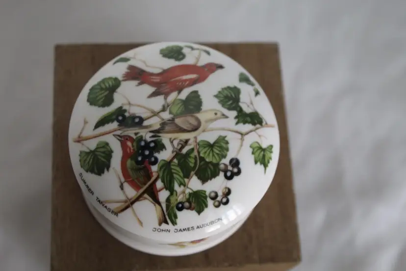 Jubilee Bone China John Audubon Summer Tanager Trinket Box, Rare