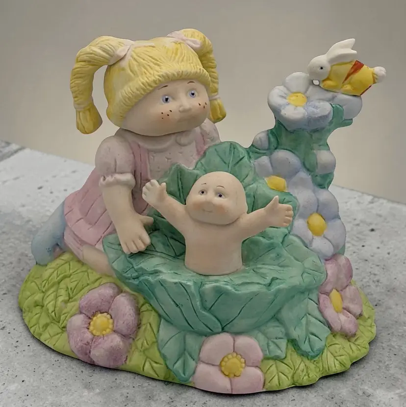 Cabbage Patch Kids Porcelain Music Box Plays "It's A Small World" Vintage