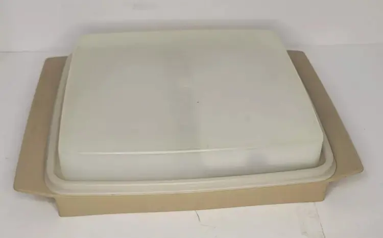 Tupperware deviled egg keeper container 723