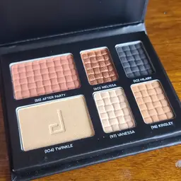DOUCCE EYE PALLETE $65 RETAIL