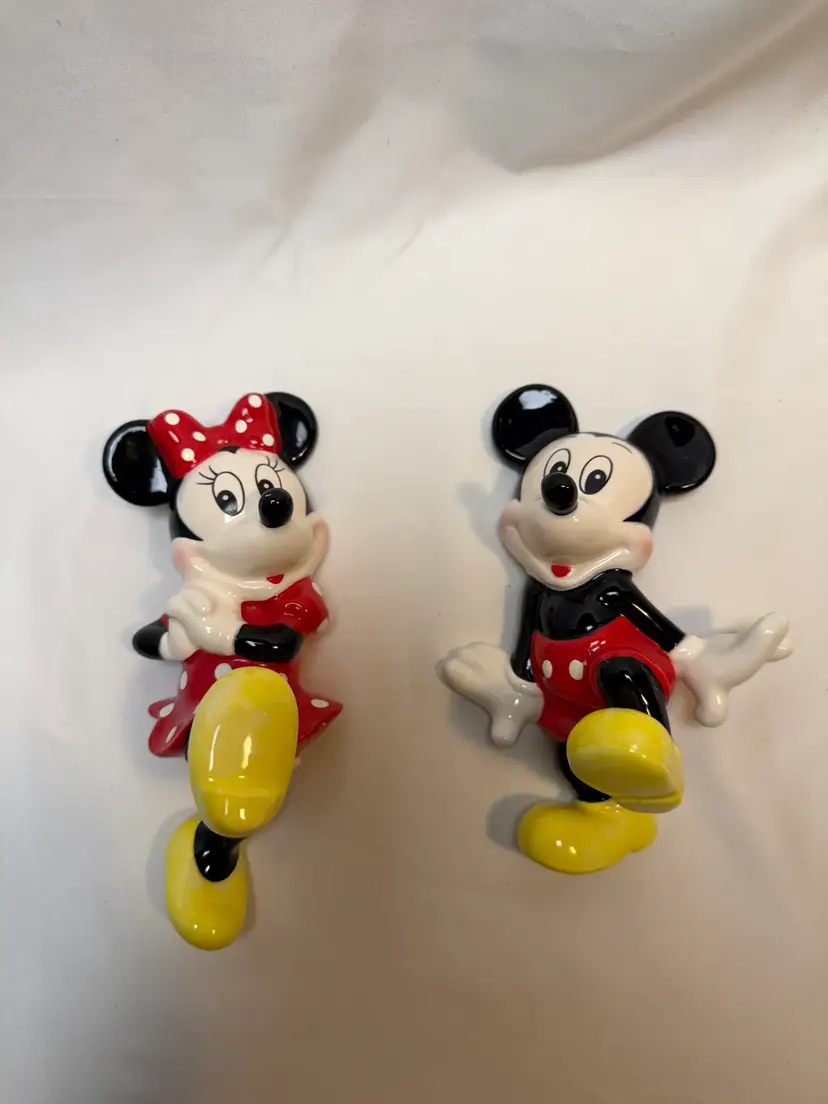 Vtg Disney Mickey & Minnie Mouse Ceramic Wall Pocket Set – Hanging Wall Decor