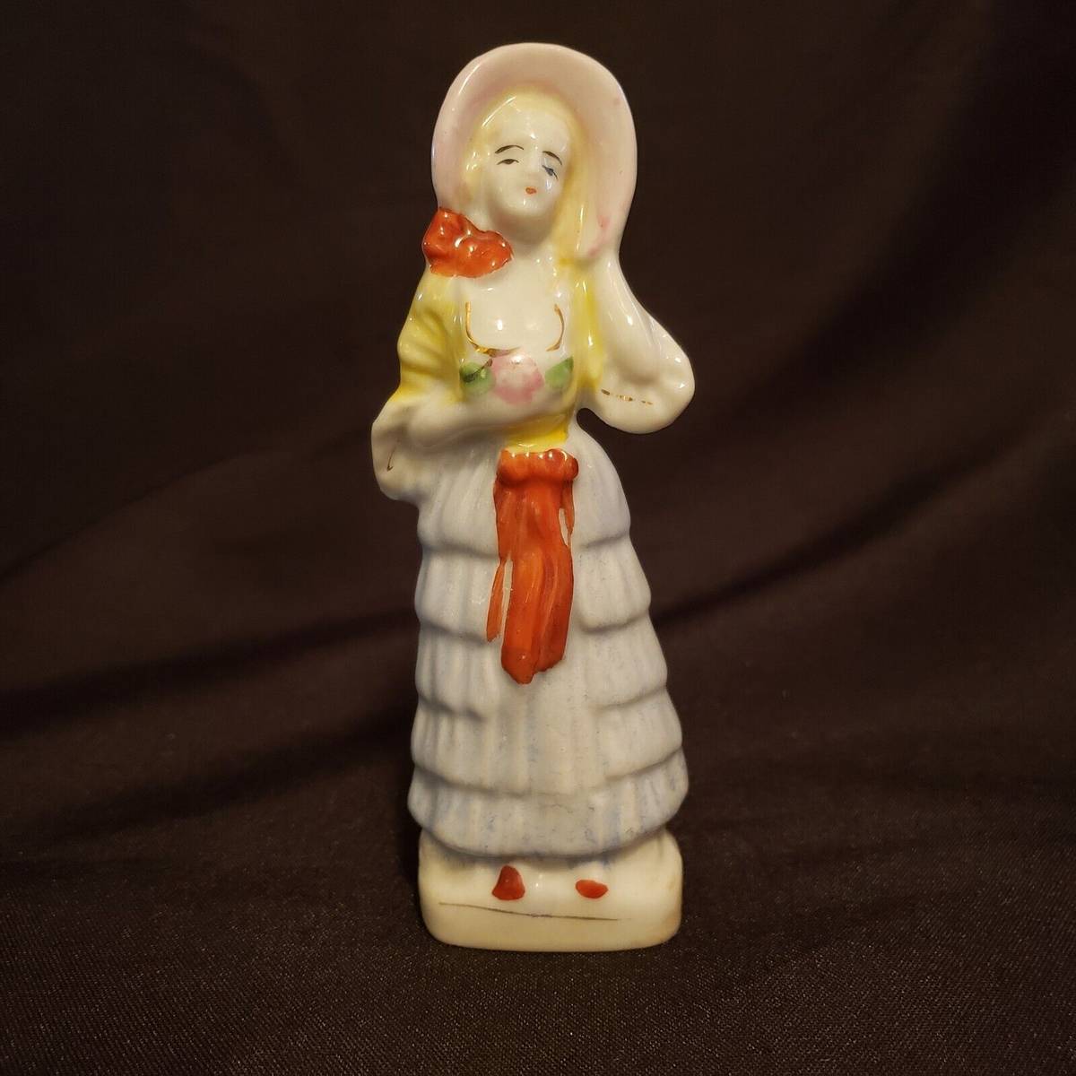 Lady Octopus Niknax · Lady Figurine Ceramic Porcelain Pink Bonnet 4 7/8
