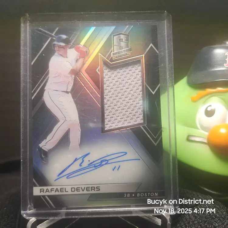 2018 Panini Spectre Relic Auto - Rafael Devers Boston Red Sox