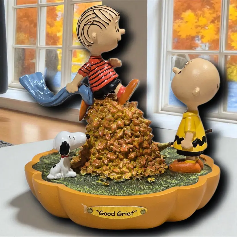 Vintage Hawthorne Village "Good Grief" Peanuts The Great Pumpkin Collection