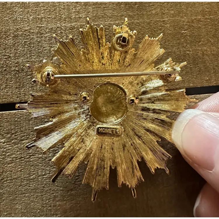 1960’s Vintage Monet Sunburst Brooch/pendant