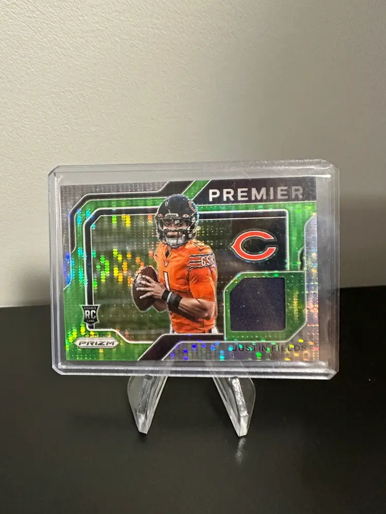Justin Fields Rookie Premier Prizm Patch Green Chicago Bears