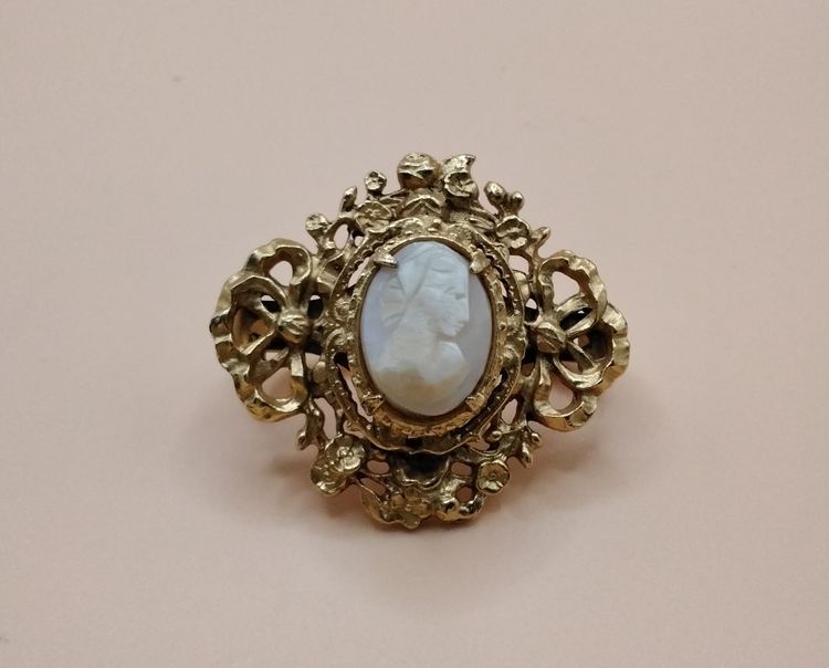 Vintage Victorian Cameo Scarf Tie Brooch signed Geno
