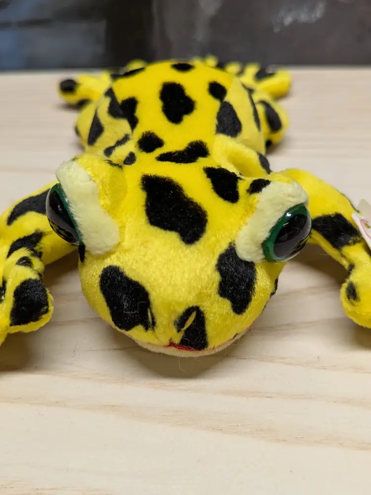 AA Plush Yellow Dart Poison Frog Soft Cuddly 9” Vintage Black Spots Green Eyes Tags Toy 90s Stuffed Animal