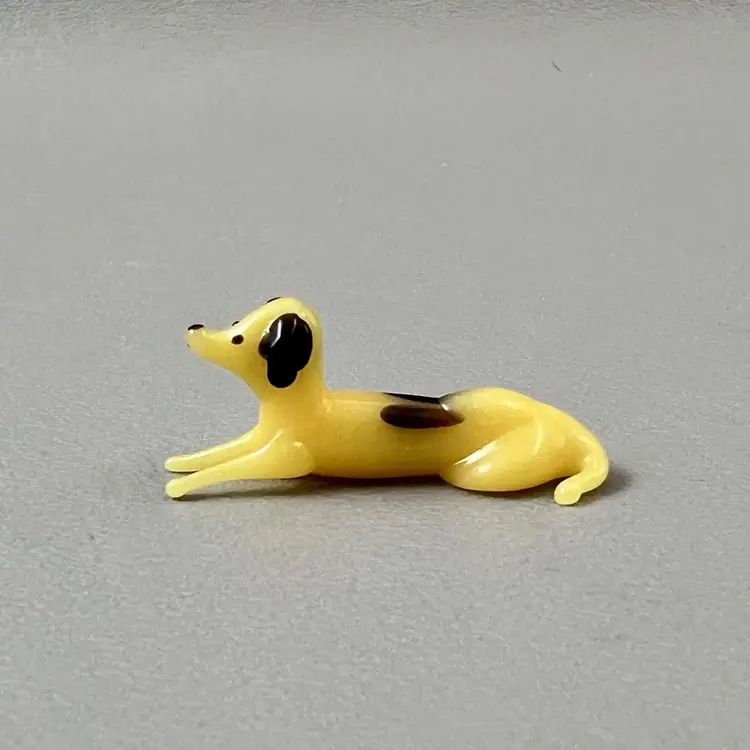 Vintage Hand Blown Glass Hound Beagle Weiner Dog 1.25" Mini Miniature Figurine
