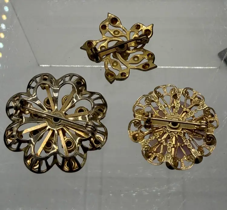 Vintage Lot Of 3 Purple Lavender Rhinestone Acrylic Scatter Pins Small Brooches Various  Gold Tone