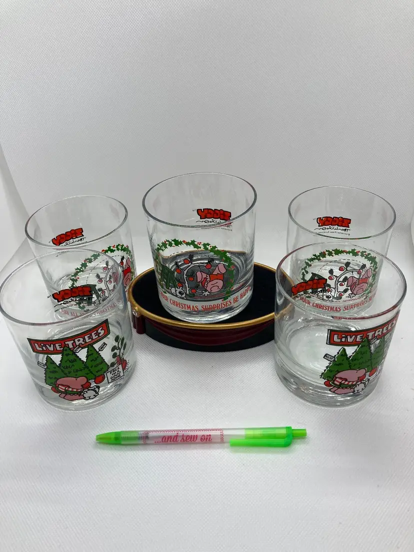 Ziggy Christmas cups
vintage Tom Wilson
5 cups, 2 styles 1980