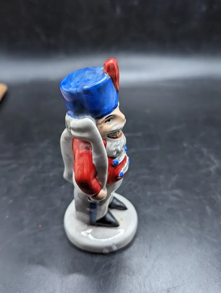 Vintage Goebel Figurine Christmas Nutcracker Soldier 13902-09 West Germany