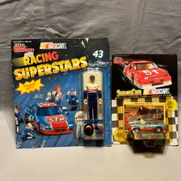 Lot of 2 Richard Petty 1991 Racing Champions Un Punch Figure Card and Racing Car