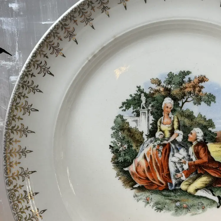 Vintage Salem 23k Gold Courting Couple Plate 💕