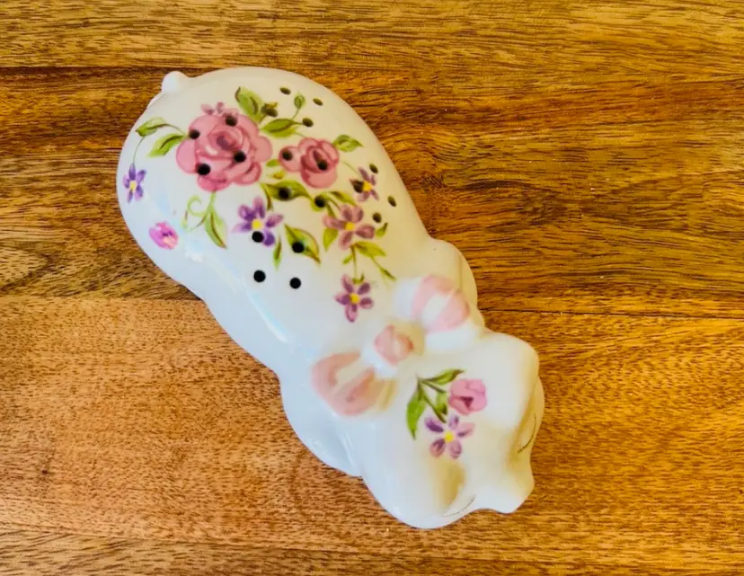 #01 - Porcelain Pig Sachet Pomander Cottagecore Decor Hand Painted Floral Vintage 1978