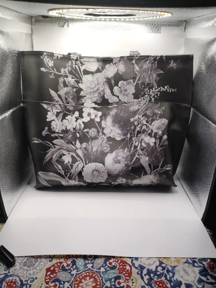 Black & white Elliott Luca floral shoulder bag in new condition. Large tote