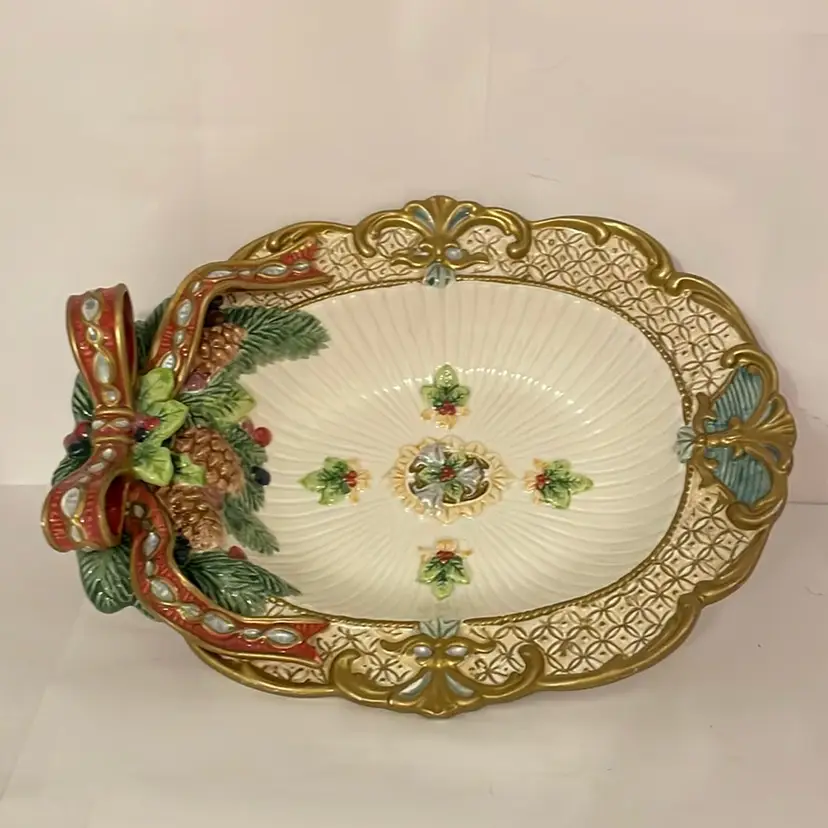 #152 Fitz & Floyd 1980’s Christmas Pine Cones Serving Florentine Bowl With Ribbon