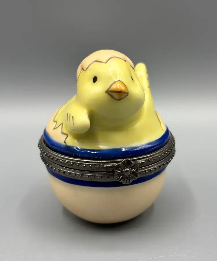 Vintage Little Chick Hinged Porcelain Trinket Box