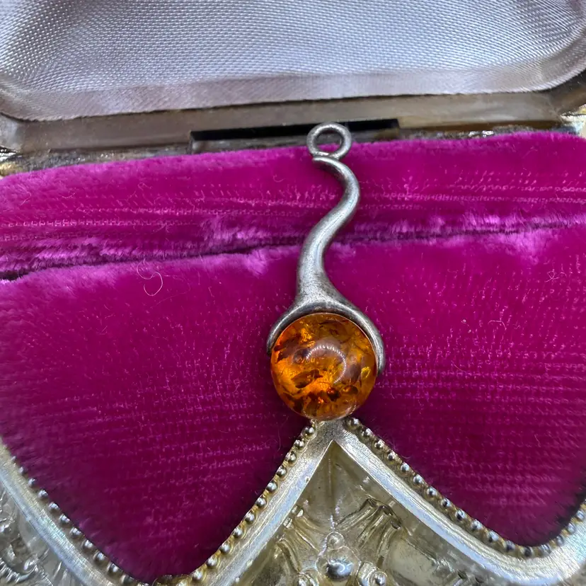 Vintage Sterling Silver And Baltic Amber Pendent