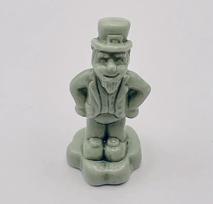 Wade Wade Whimsies, Ceramic, March Leprechaun from the Calendar Series, 2008