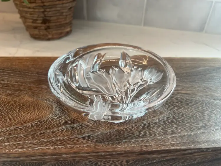 Vintage Mikasa Parisian Iris Round Candy Dish with Embossed Frosted Flowers