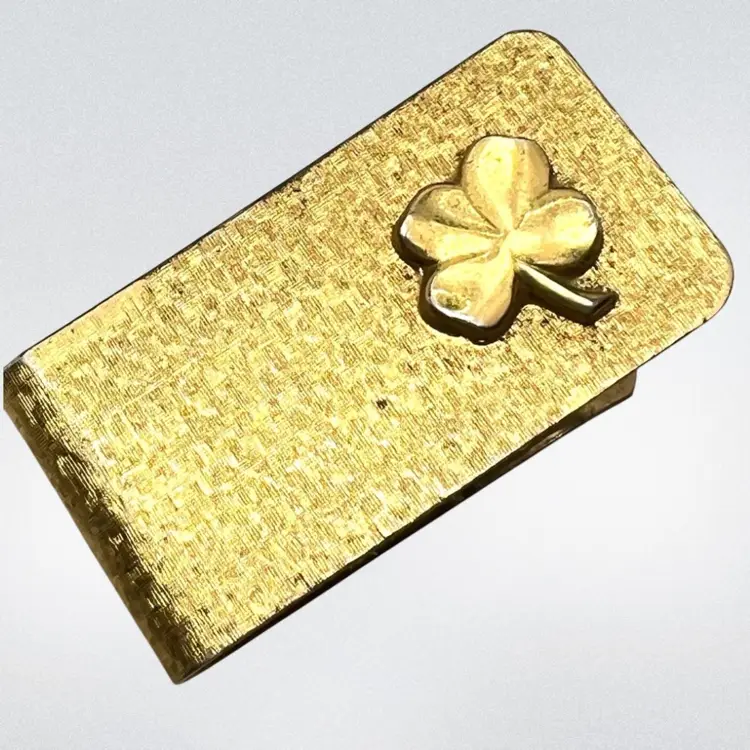 4 Leaf Lucky 🍀 Clover Gold Tone Money Clip. Size 2” X 1”.