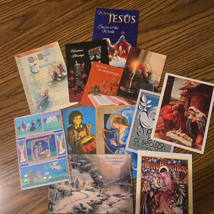 1980-90s-25 Used Christmas cards- Religious - Crafts Scrapbook Decor