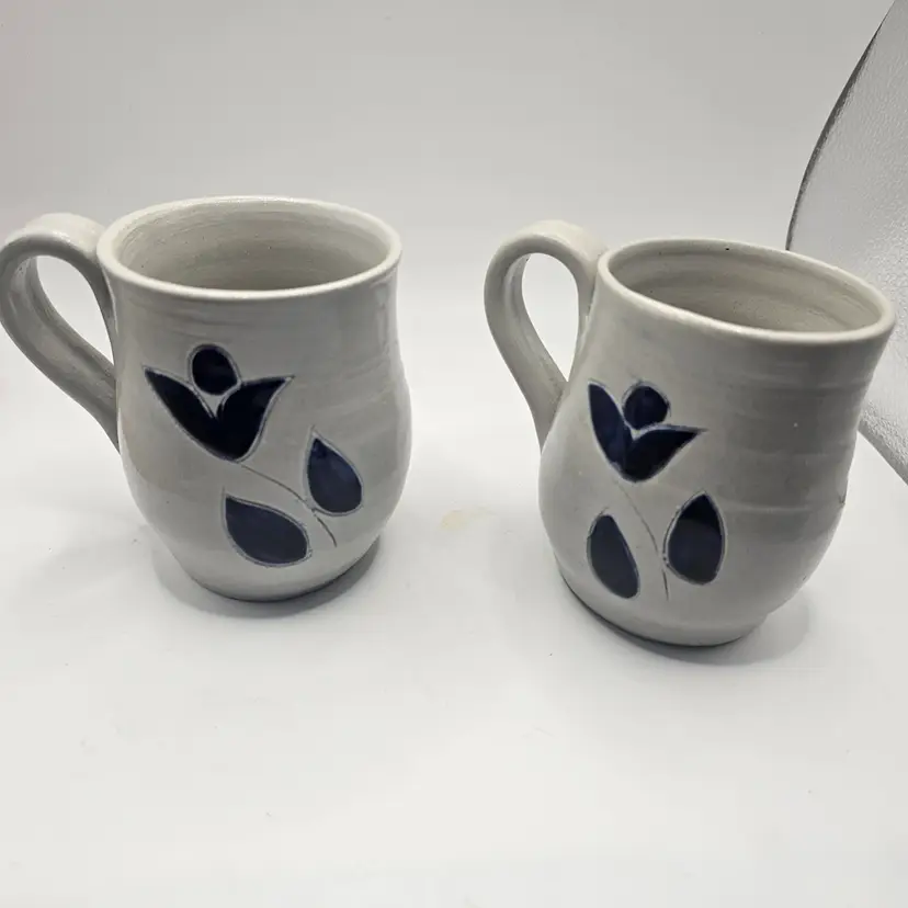 Williamsburg Pottery Salt glaze coffee mugs vintage set of 2