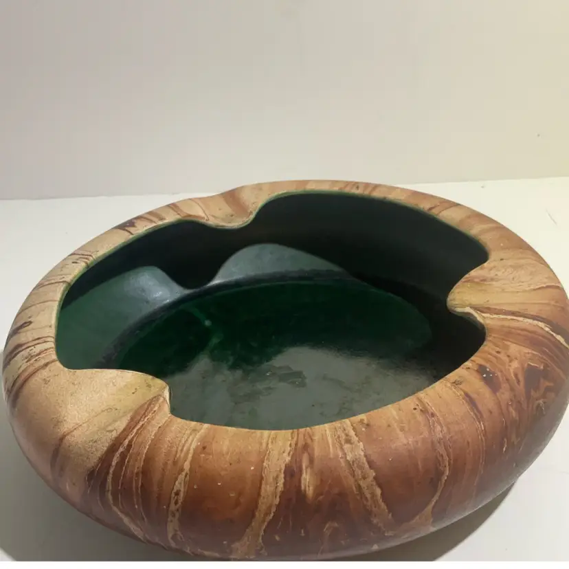 Rondo USA ceramic Ashtray, Woodsy Colors, 7 Inches Diameter 