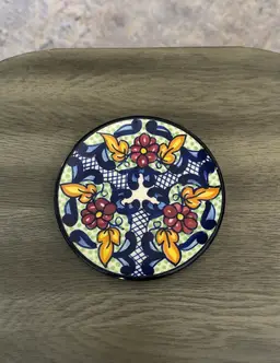 Authentic Vintage Mexican Folk Art Talavera Puebla Wall Hang Plate 5.5”