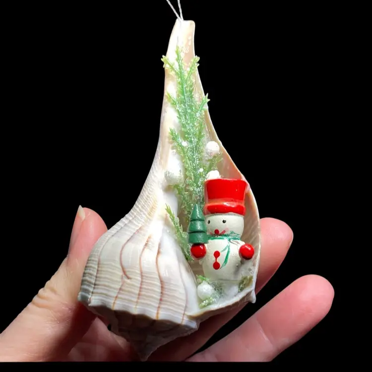 Handmade By Me Shell Ornament w/Tiny the Snowman 4”x 2”