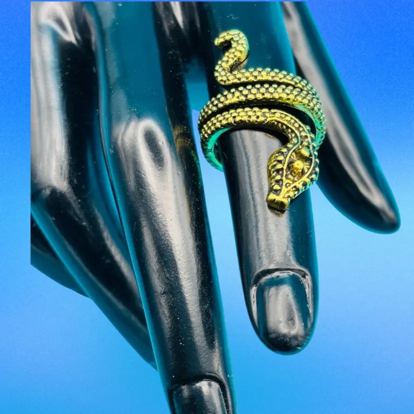 Vintage Gold-Tone Wrap Snake Ring – Adjustable