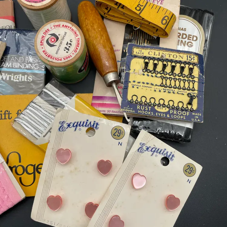 #03 Lot Of Vintage Sewing Notions