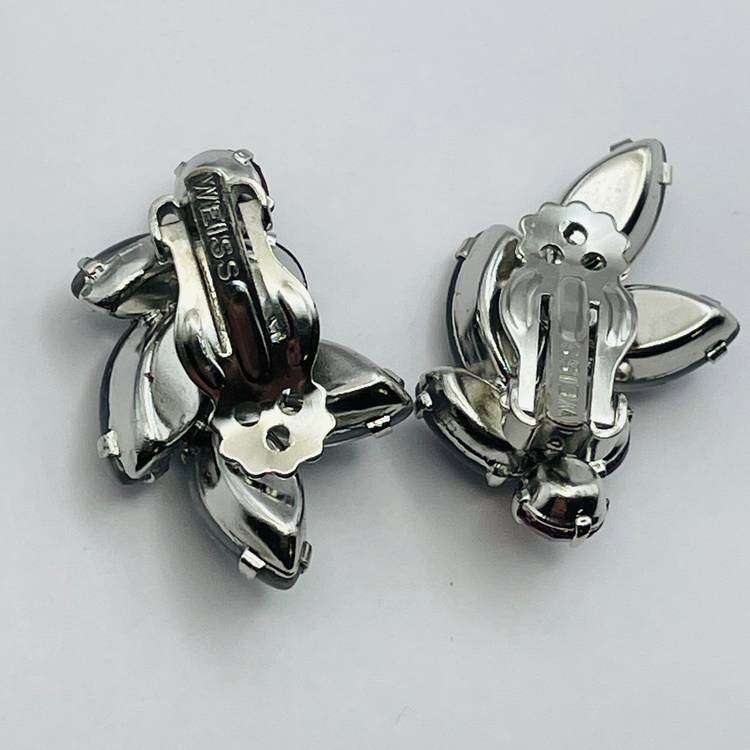 Signed Weiss Gray Red Rhinestone Silver Tone Clip On Earrings Prong Set