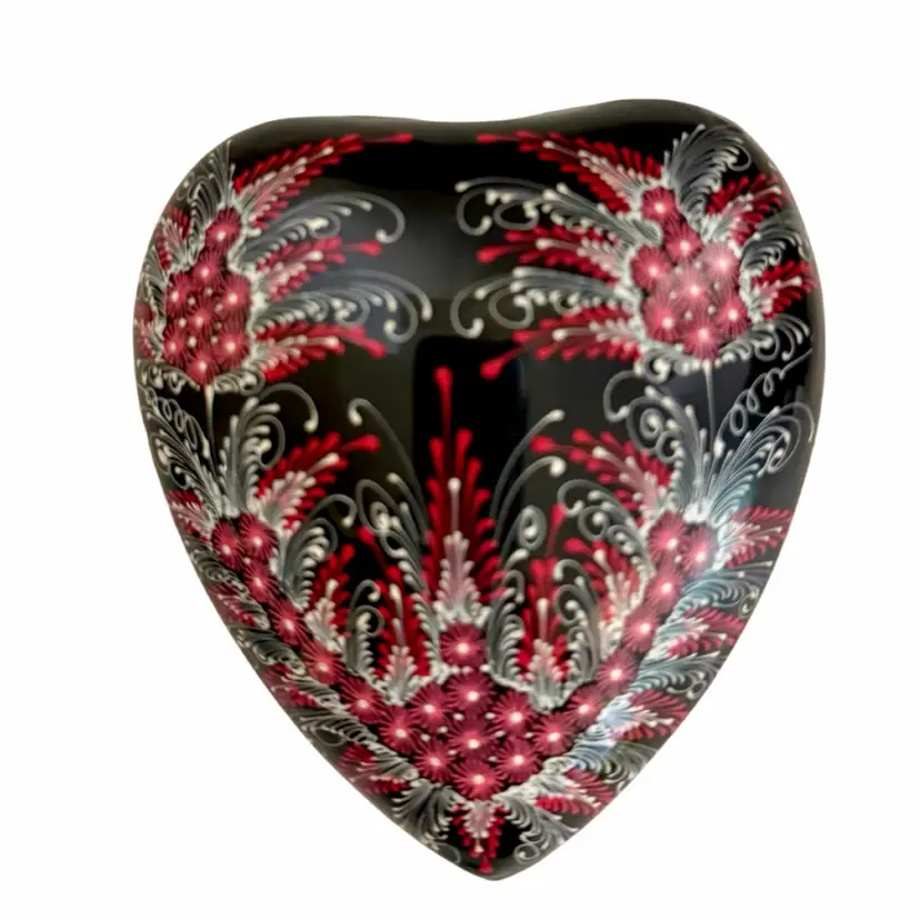 Vintage Heart Shape Trinket Box Black Lacquer Wood Thailand Hand Painted Red Flowers & Intricate Design
2.5” T x 4” L x 3.25” W
