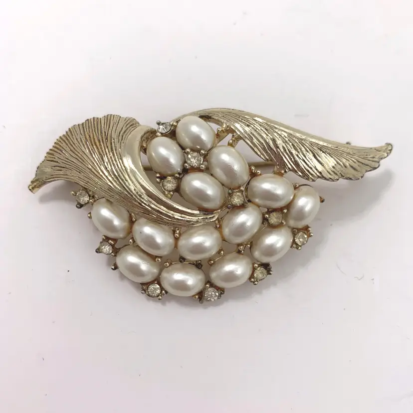 Pearl Rhinestone Swirl Feather Brooch Statement Pin Vintage Glam Bling Retro