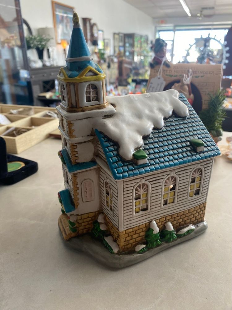 Colonial Village Building
