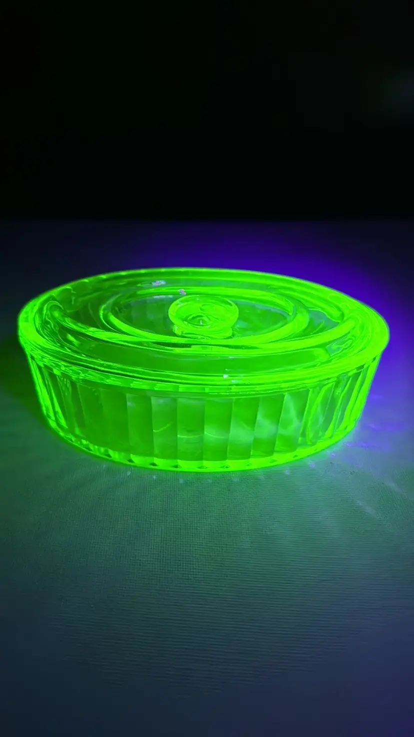 Anchor Hocking Uranium Green Ribbed Depression Glass Refrigerator Covered Dish