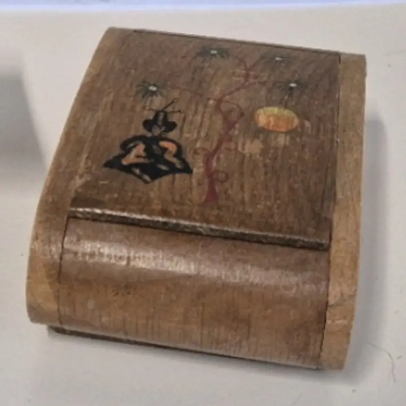Vintage Wooden Trinket Box  5 x 3.5 x 2 Inches  Possibly Asian