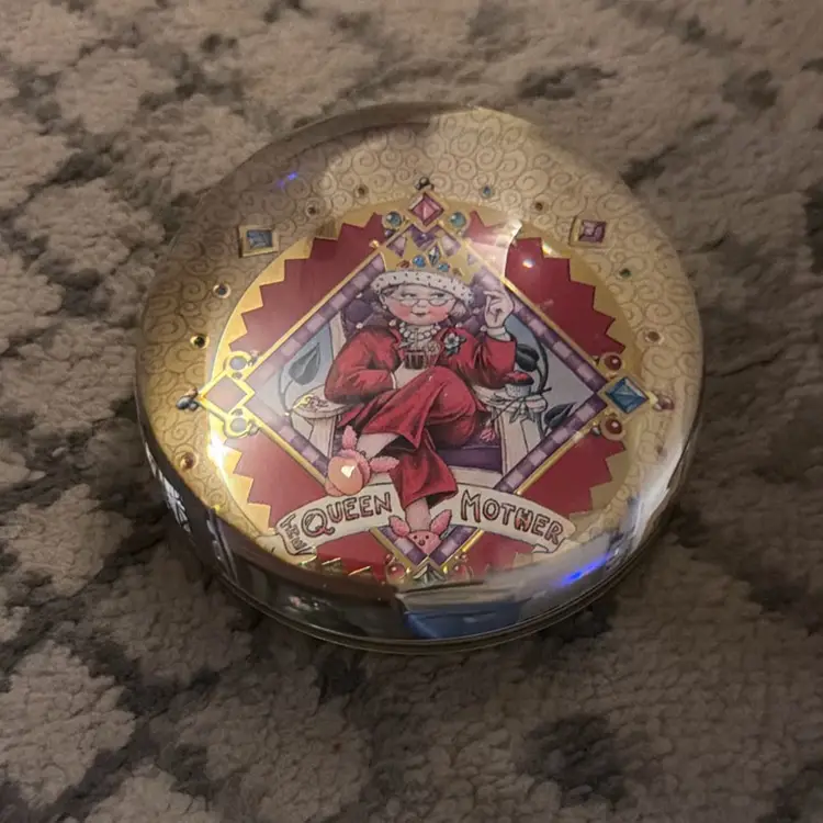 Mary Engelbreit Paperweight Queen Mother Glass Dome Punch Studio - Made in France - 3.5”