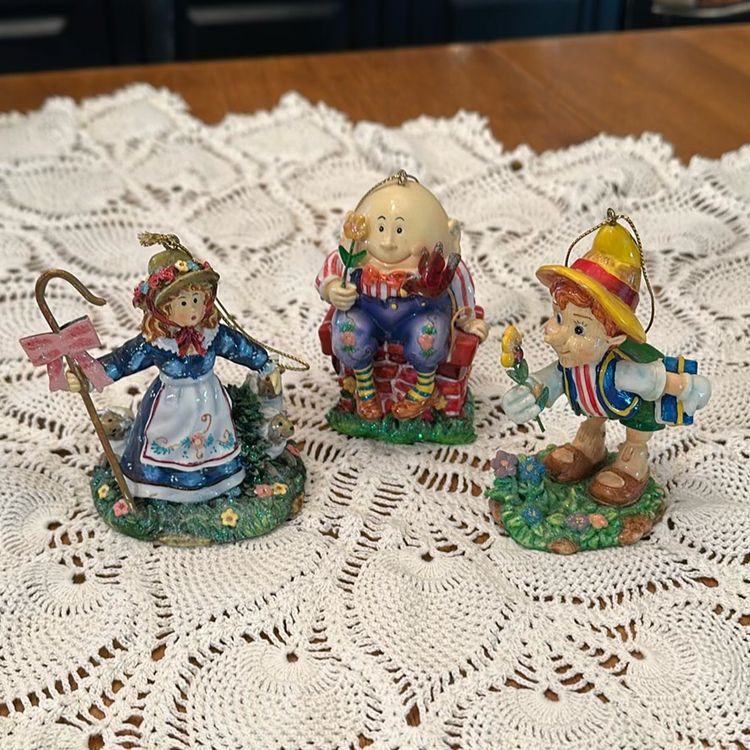 Whimsical and charming set of 3 nursery rhyme ornaments features classic nursery rhymes and characters from the Mother Goose collection. The ornaments are designed as shelf setters Or hanging ornaments, adding a decorative touch to any nursery or child's decor Or your Christmas Tree