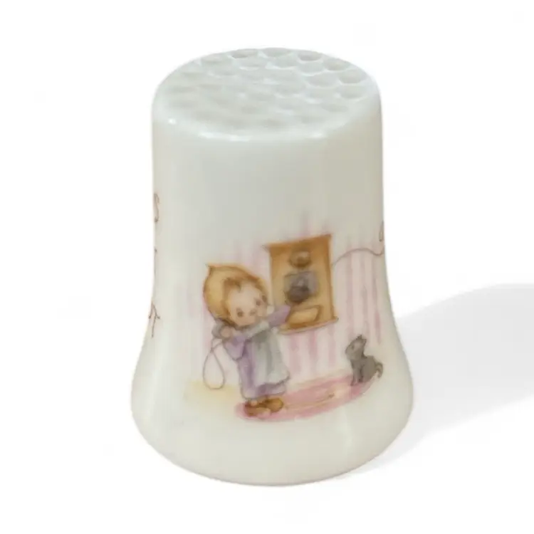 Hallmark 1983 Betsey Clark Bone China Thimble FRIENDS FORGET YOU NOT