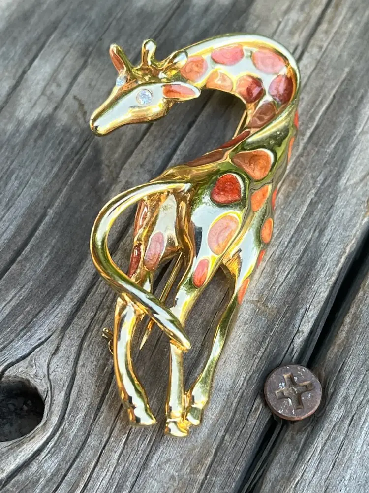 Vintage Rhinestone Eye Enamel Giraffe Brooch Pin