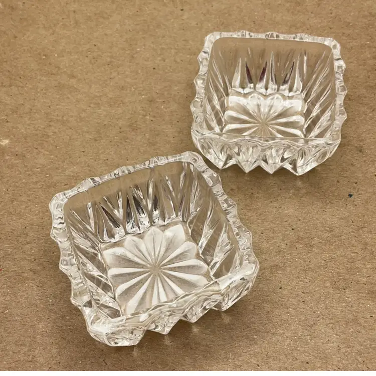 POW3 VTG Clear Cut Glass Salt Cellar Pair with Starburst Pattern 2”