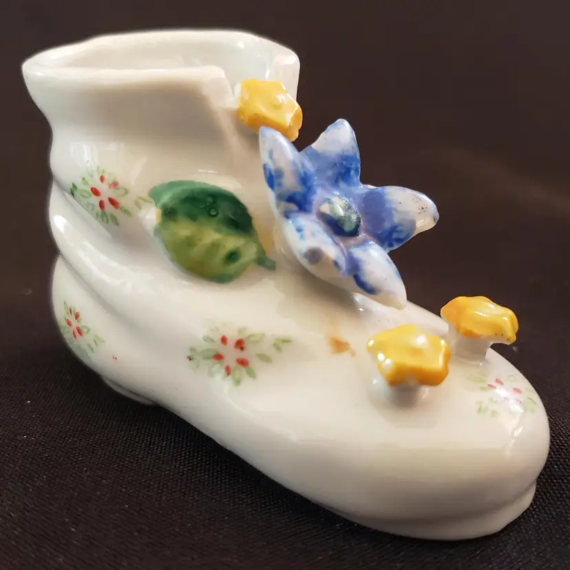 Shoe Figurine with Flowers Porcelain Made In Occupied Japan Hand Painted Vintage