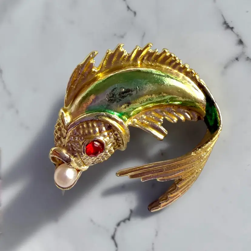 80s Gold Tone Enamel & Faux Pearl Betta Fish Brooch