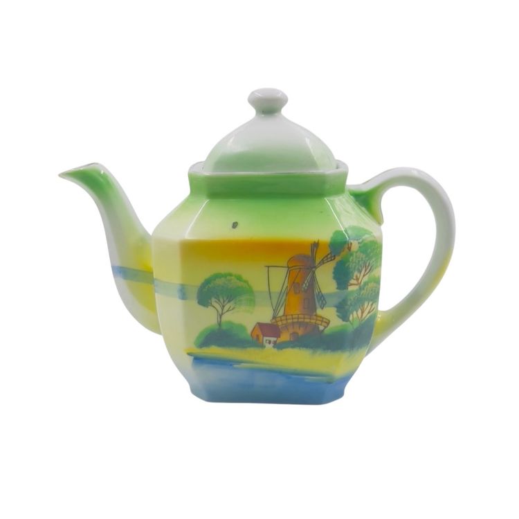 VINTAGE TEAPOT 
Occupied Japan 1950s