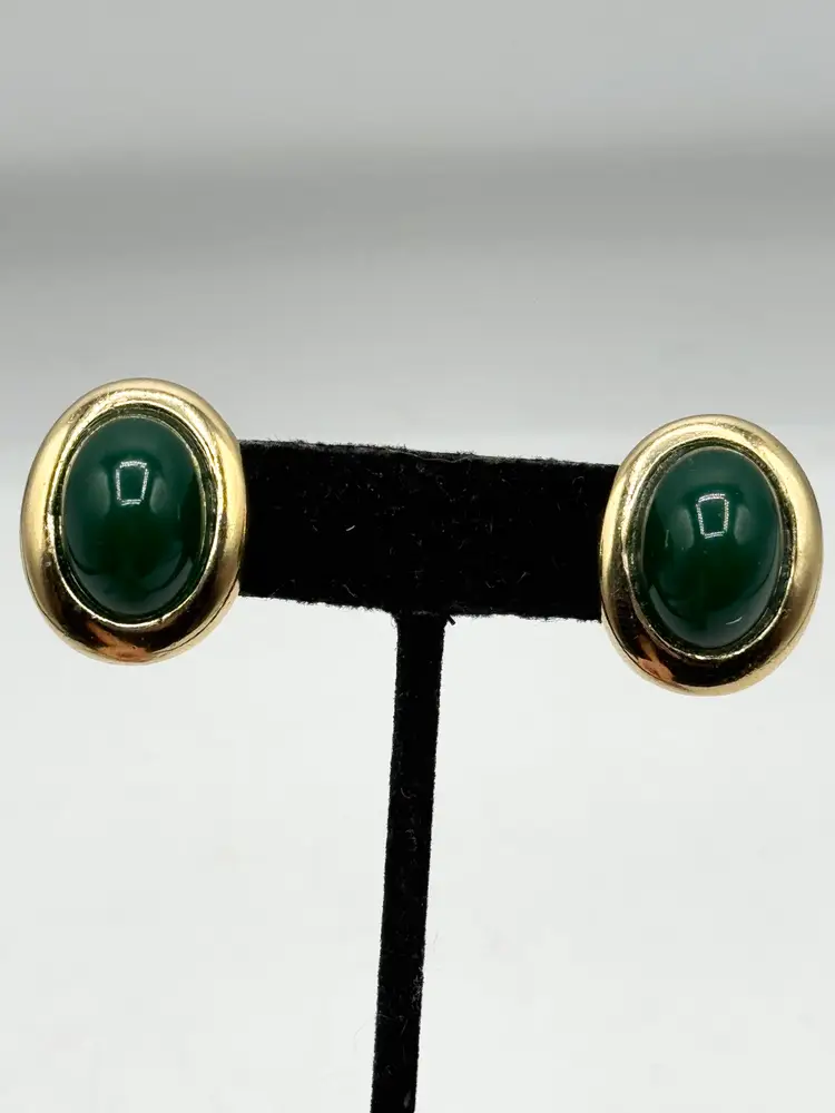 Vintage Kenneth Lane green stone clip on earrings